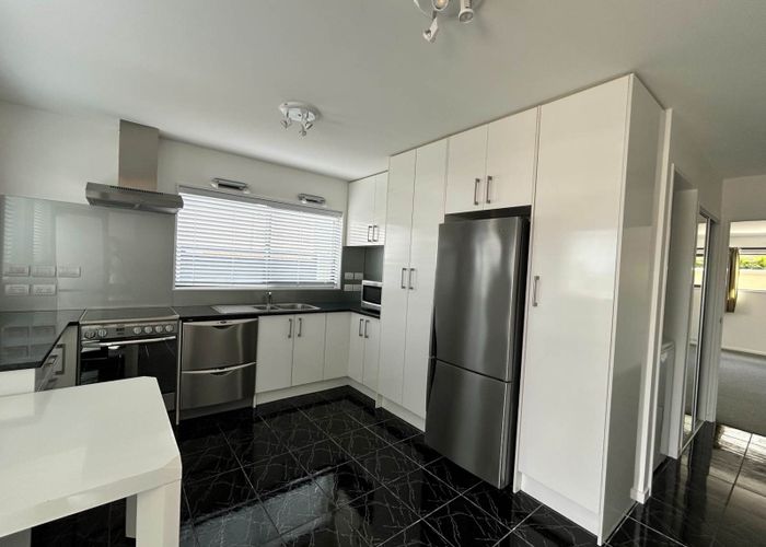  at 32A Amante Crescent, Mairangi Bay, North Shore City, Auckland