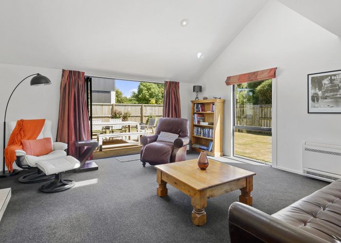  at 16 Devon Crescent, Darfield, Darfield