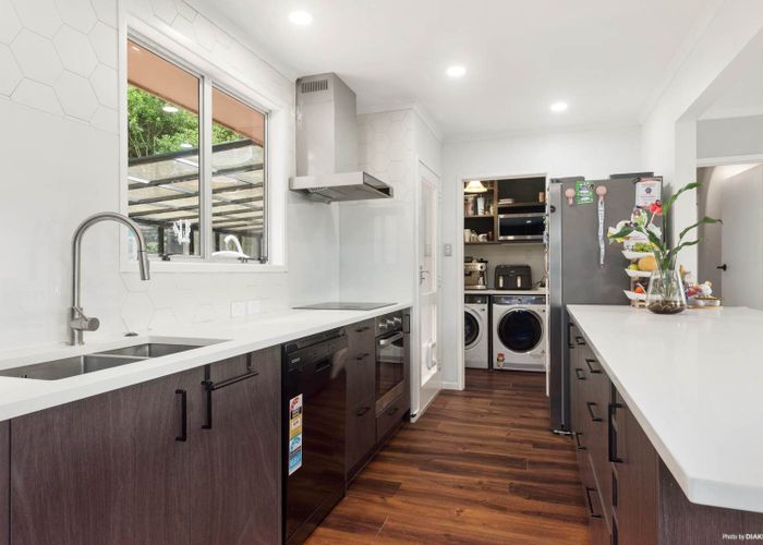  at 8 Vari Place, Bayview, North Shore City, Auckland