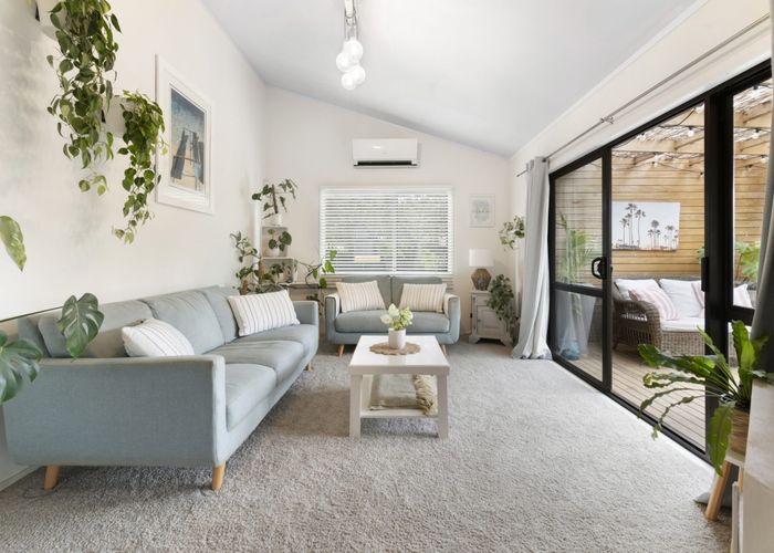  at 11 Bain Place, Bucklands Beach, Manukau City, Auckland