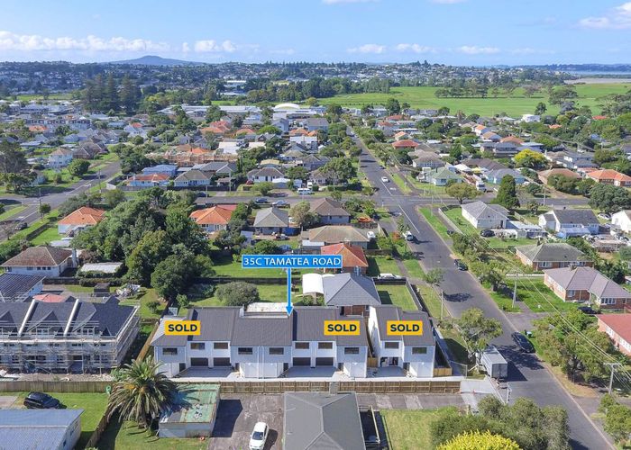  at 35C Tamatea Avenue, Point England, Auckland
