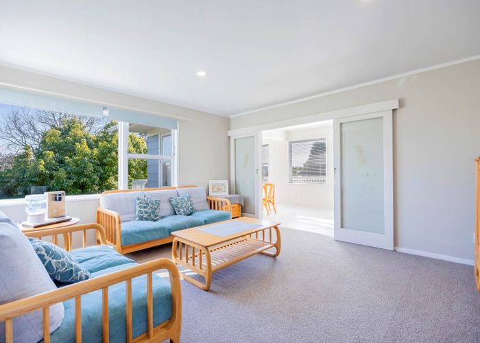  at 14 Tamahere Drive, Glenfield, Auckland