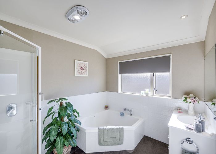  at 142b Gloucester Street, Taradale, Napier, Hawke's Bay