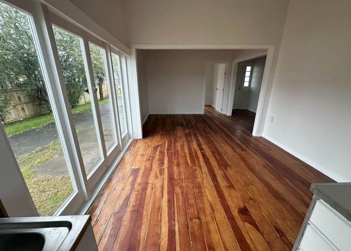  at 11 Vine Street, Mangere East, Manukau City, Auckland