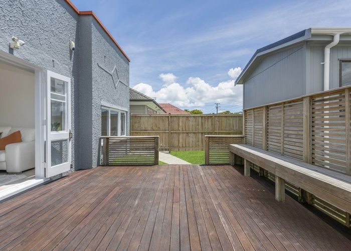  at 6 Lipscombe Avenue, Papatoetoe, Auckland