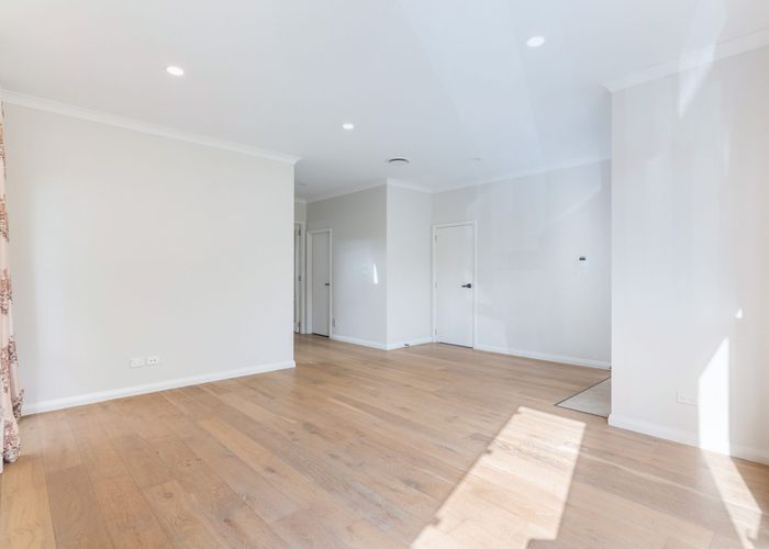  at 21 Frisken Road, Flat Bush, Manukau City, Auckland