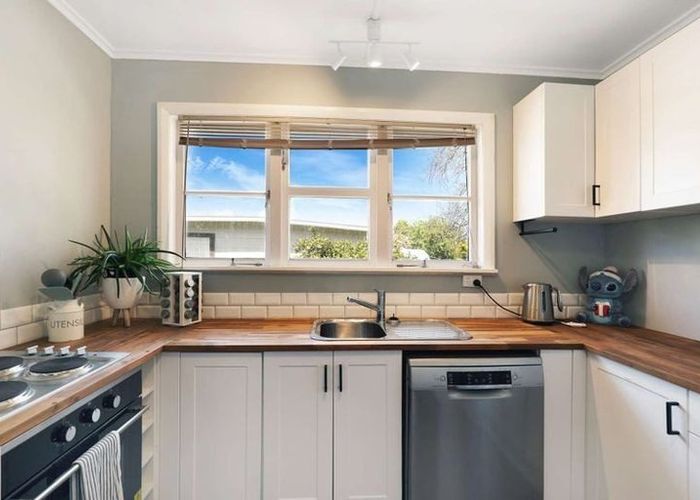  at 43 Lewis Avenue, Aramoho, Whanganui