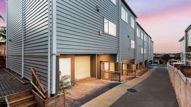  at 5D Liston Street, Northcote, Auckland
