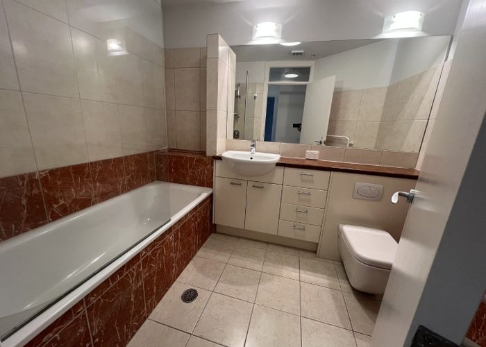  at 1B/105 Victoria Road, Devonport, North Shore City, Auckland