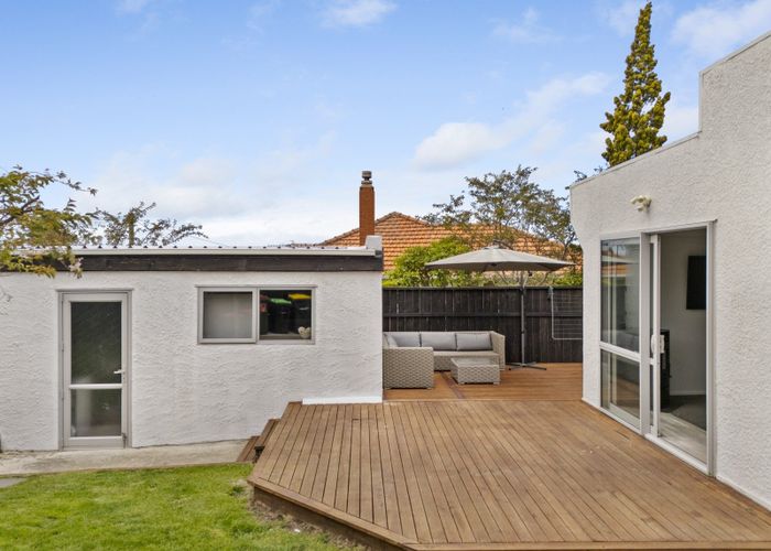  at 135 Oakwood Avenue, Balaclava, Dunedin