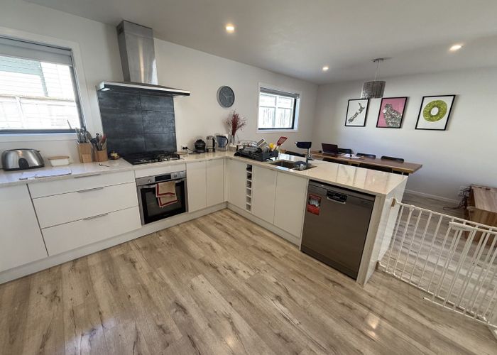  at 22A Sylvan Crescent, Te Atatu South, Waitakere City, Auckland