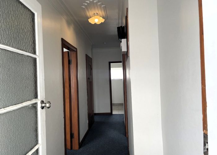  at 87 Whites Line East, Waiwhetu, Lower Hutt, Wellington