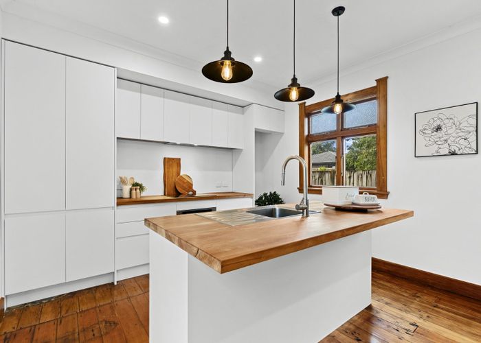  at 11 Woodleigh Street, Frankleigh Park, New Plymouth