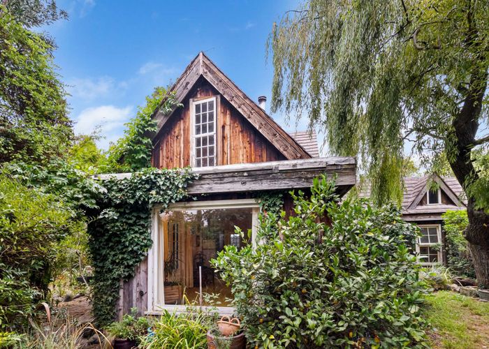  at 33 Bank Street, Amberley