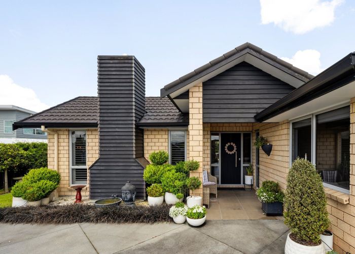  at 3 Cornice Place, Flagstaff, Hamilton
