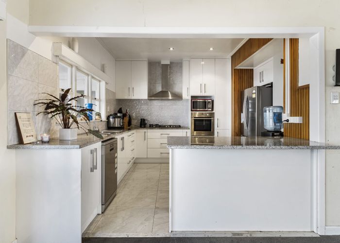  at 34 Allen Street, Mangere East, Auckland
