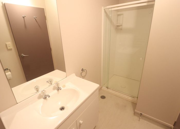  at 2/14 Airborne Road, Albany, North Shore City, Auckland