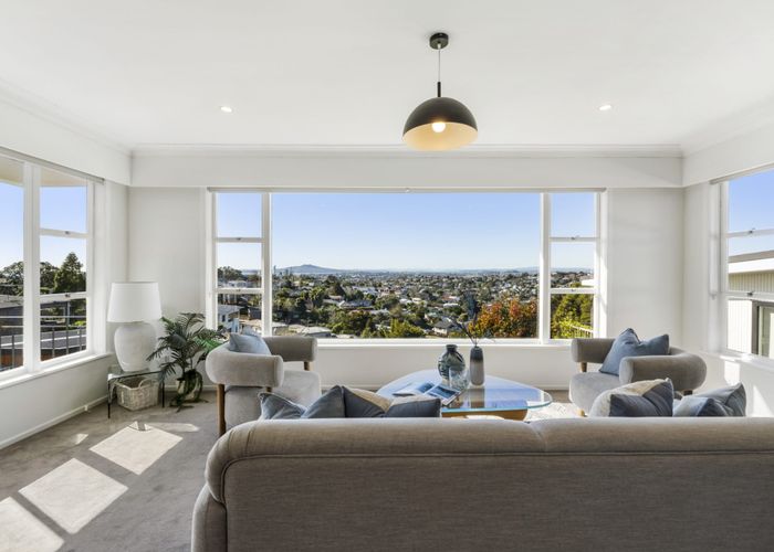  at 21 Speedy Crescent, Hillcrest, North Shore City, Auckland