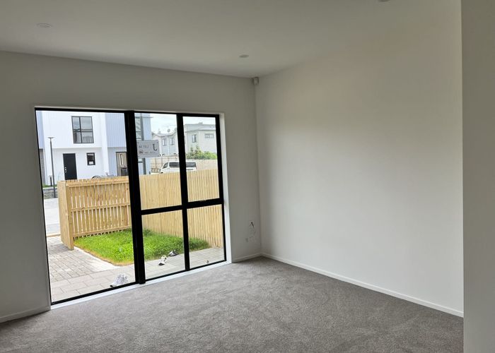  at 10 Aumarire Lane, Favona, Manukau City, Auckland