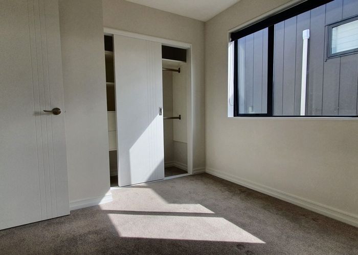  at 2/6 Hepburn road, Glendene, Waitakere City, Auckland