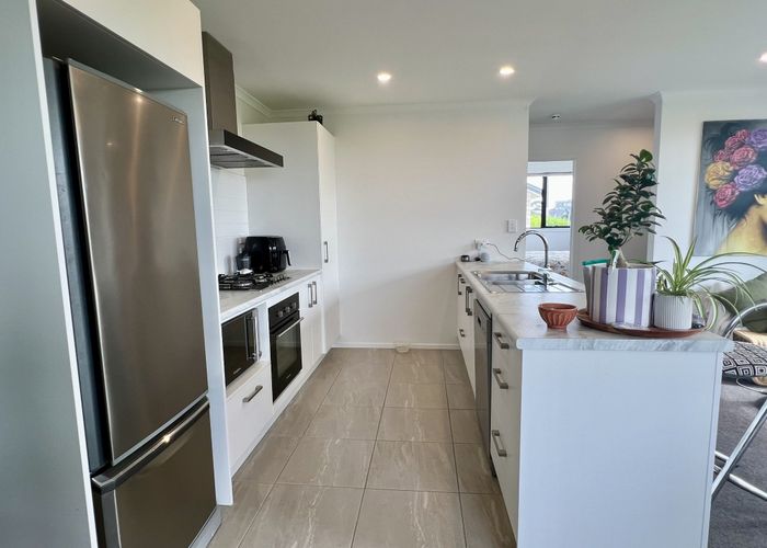  at 1/221 Baverstock Road, Grandview Heights, Hamilton, Waikato