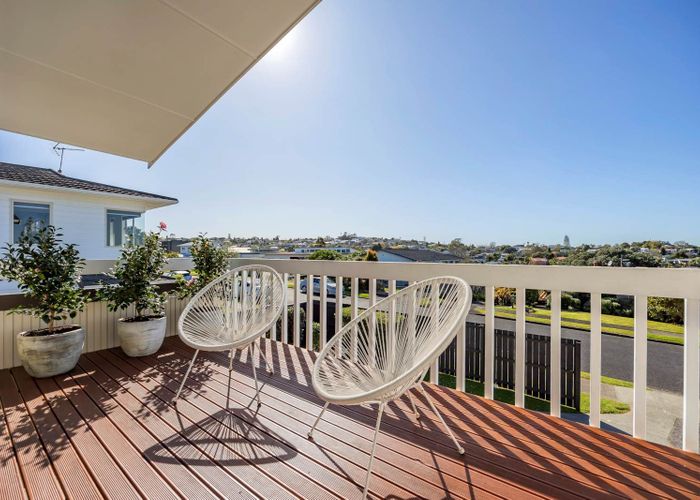  at 13 Knightsbridge Drive, Forrest Hill, North Shore City, Auckland