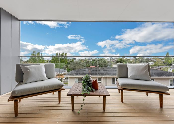  at 1/49 Northboro Road, Belmont, Auckland