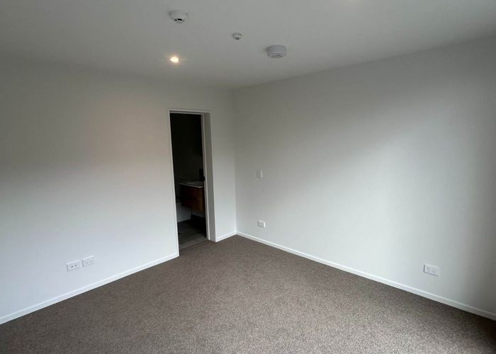  at 2/16 Treasure Lane, Te Atatu South, Waitakere City, Auckland