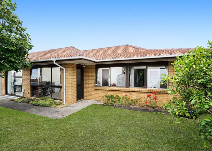  at 2/5 Colleen Norma Place, Half Moon Bay, Auckland