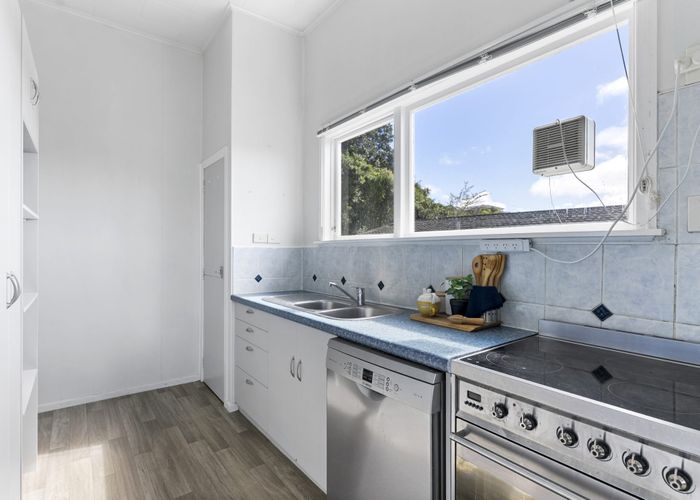  at 9 Alwyn Place, Newlands, Wellington, Wellington