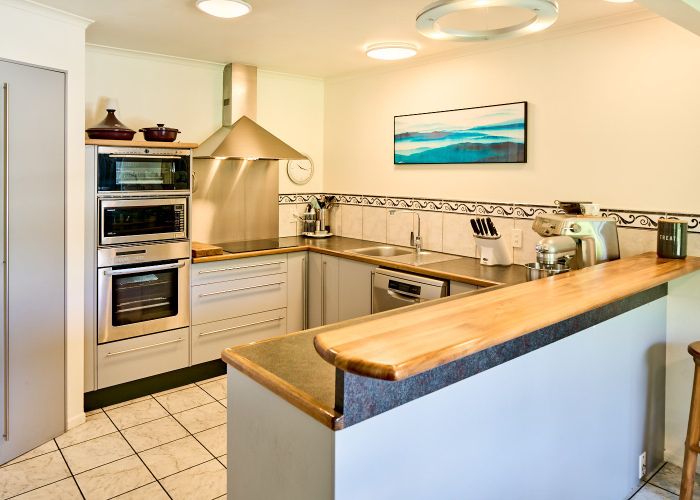  at 70 Calcutta Street, Khandallah, Wellington