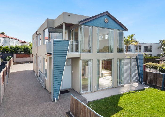  at 10 Lupetti Rise, West Harbour, Waitakere City, Auckland