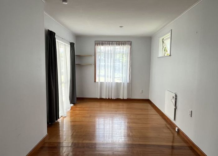  at 14 Adriatic Avenue, Henderson, Waitakere City, Auckland