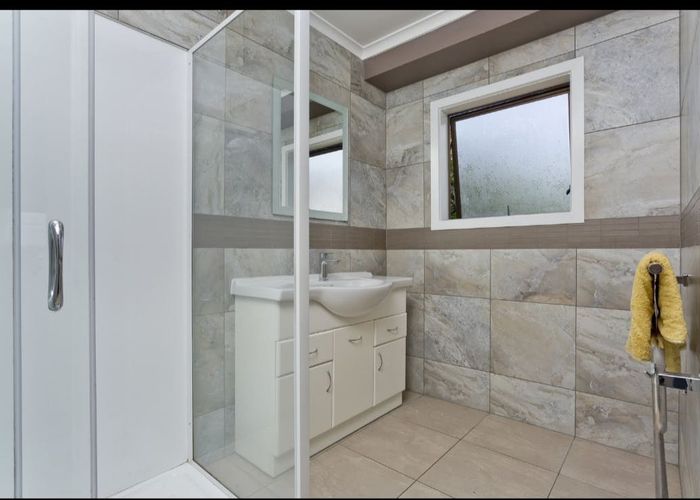  at 2/38 Birkdale Road, Birkdale, Auckland