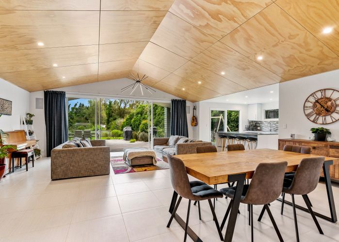  at 587D Crane Road, Kamo