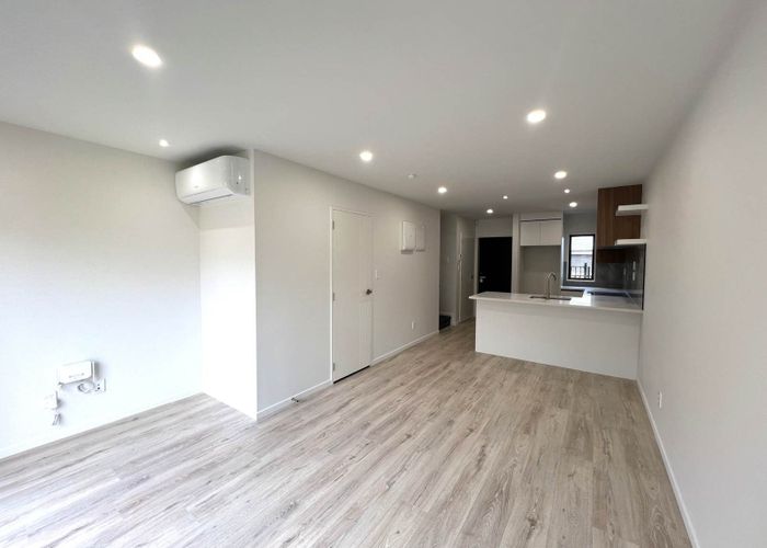  at 2/16 Reynella Drive, Massey, Waitakere City, Auckland