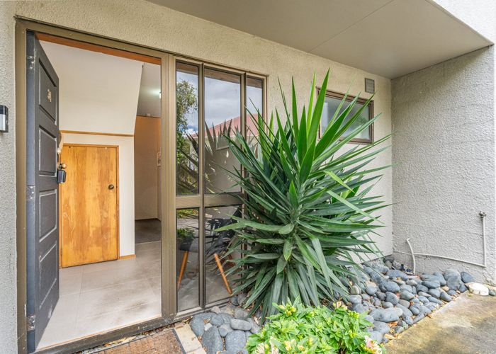  at 34 Apihai Street, Orakei, Auckland