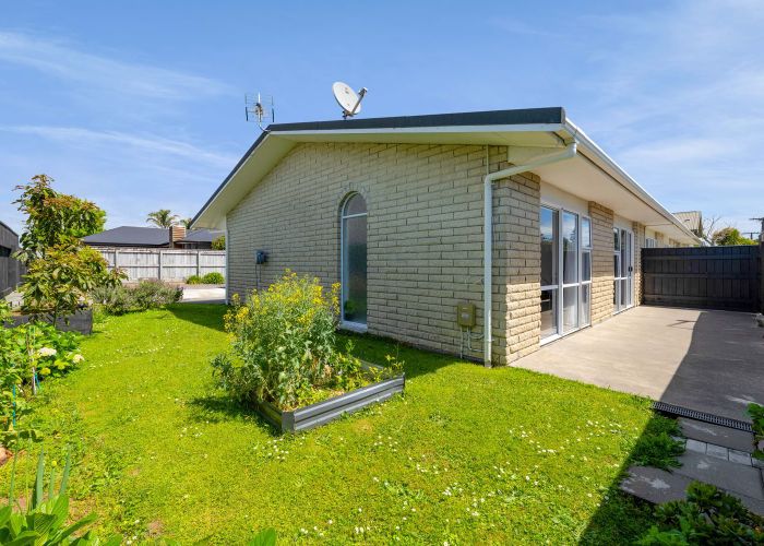  at 1/220 Coronation Avenue, Welbourn, New Plymouth, Taranaki