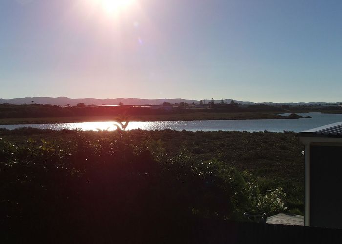  at 2/40 Saxon Street, Waterview, Auckland City, Auckland