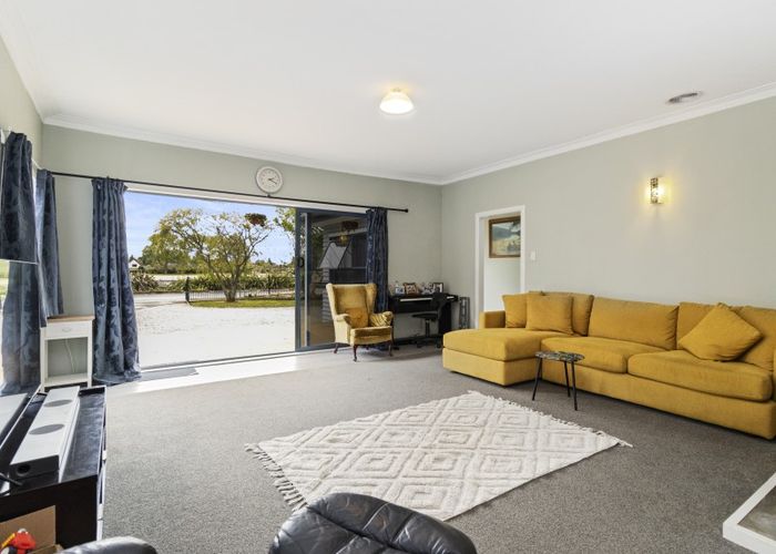  at 221 Dey Street, Hamilton East, Hamilton