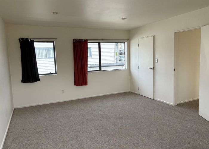  at 1/9 Woodall Place, Totara Vale, North Shore City, Auckland