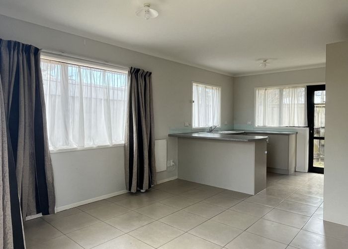  at 3/2 Swan Crescent, Pakuranga, Manukau City, Auckland