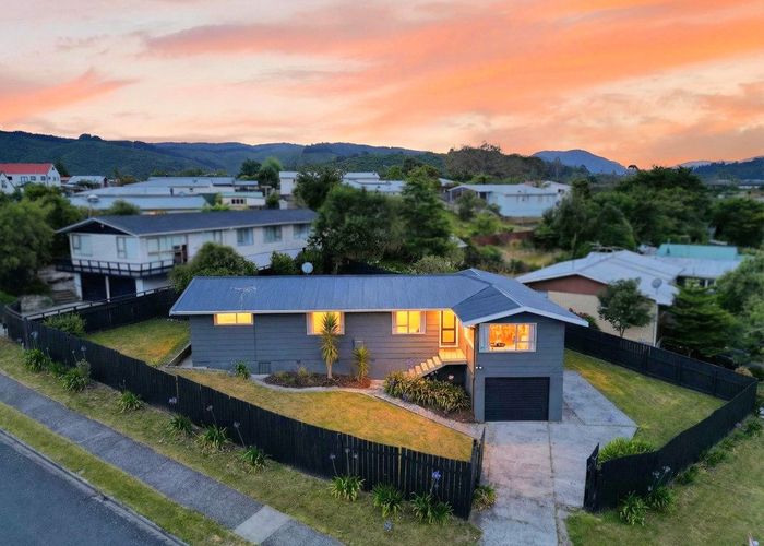  at 49 Norana Road, Timberlea, Upper Hutt, Wellington