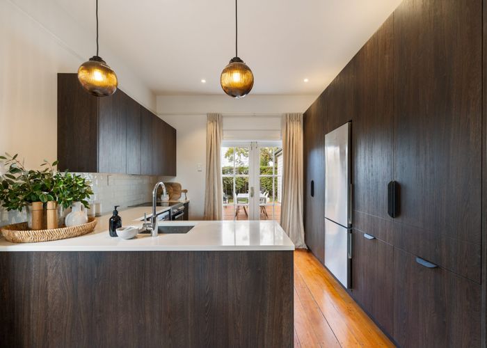  at 110 Office Road, Merivale, Christchurch City, Canterbury