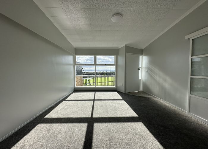  at 2/84A Royal View Road, Te Atatu South, Waitakere City, Auckland