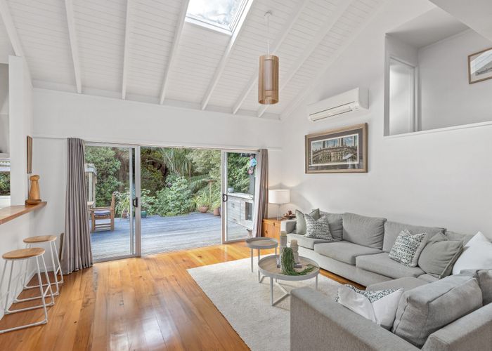  at 264 Beach Road, Campbells Bay, Auckland