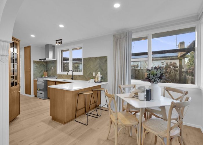  at 53 Garden Heights Avenue, Glenview, Hamilton
