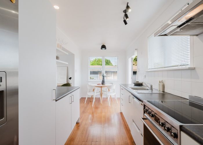  at 39 Garden Heights Avenue, Glenview, Hamilton, Waikato