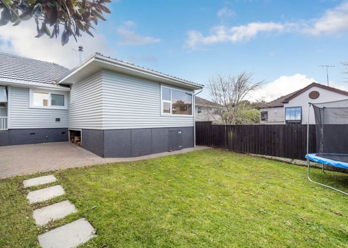  at 1/11 August Place, Greenlane, Auckland