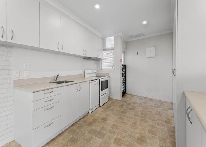  at 2/265 Tamaki Drive, Kohimarama, Auckland City, Auckland